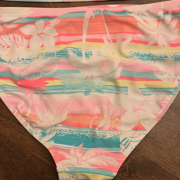 Tropical bikini - Picture 5 of 11